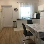 Apartment Apartmaji Meduza 2 *