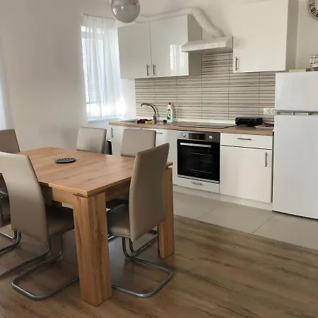 Apartmaji Meduza 2 Appartement *