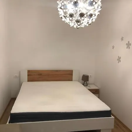 Apartmaji Meduza 2 * إيزولا