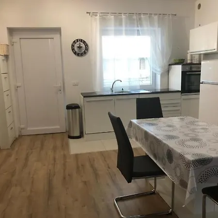 Apartmaji Meduza 2 *