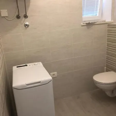 Apartmaji Meduza 2 شقة إيزولا