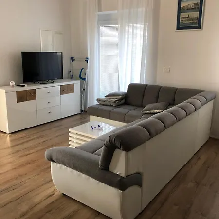 Apartmaji Meduza 2 إيزولا