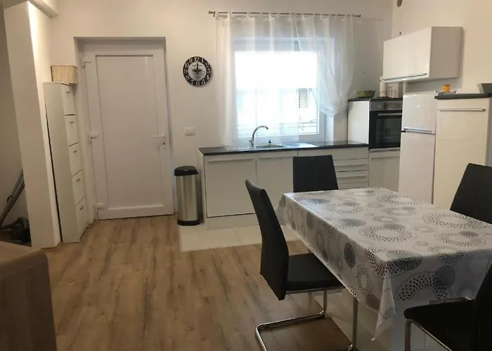 Apartmaji Meduza 2 *